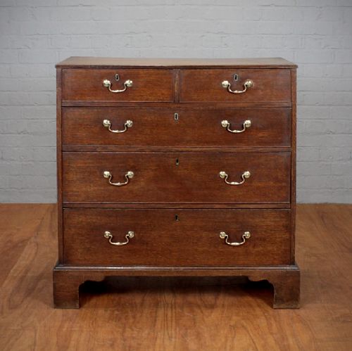 Georgian Oak Chest of Drawers.