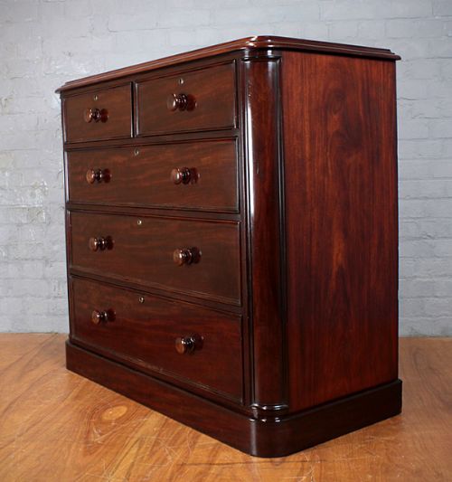 Large Mahogany Chest of Drawers.