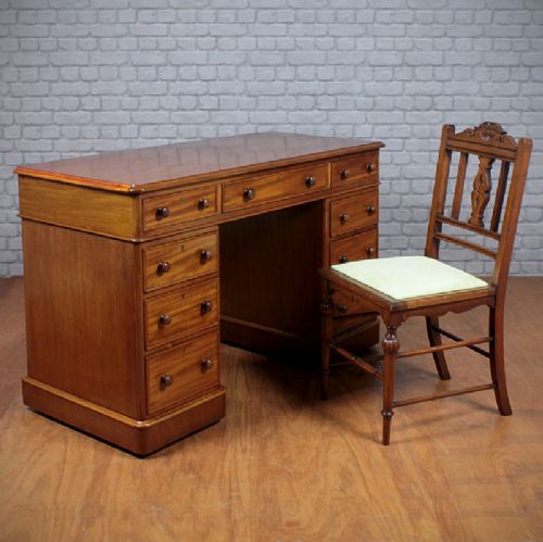 Victorian Mahogany Pedestal Desk.
