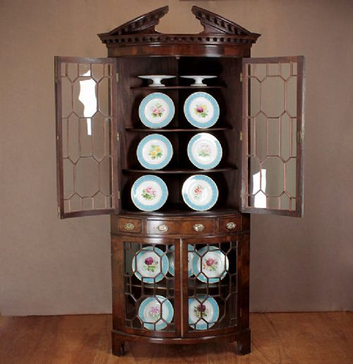 Bow Front Corner Display.