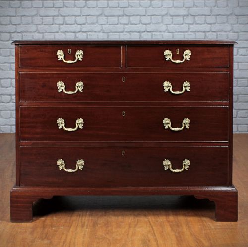 Georgian Mahogany Chest of Drawers.