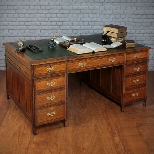 Oak Partners Desk
