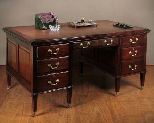 Large Mahogany Kneehole Desk C.1920.