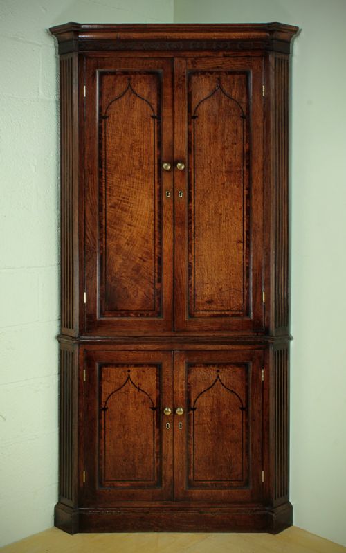 Georgian Oak Corner Cupboard C.1800.