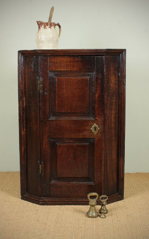 Small Georgian Oak Corner Cabinet C.1790.