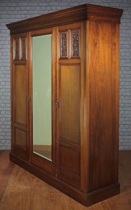 Edwardian Walnut Wardrobe C.1910.