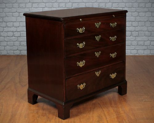 Georgian Mahogany Bachelor’s Chest C.1790.