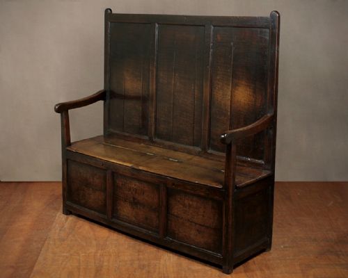 18th.c. Welsh Box Settle C.1760.