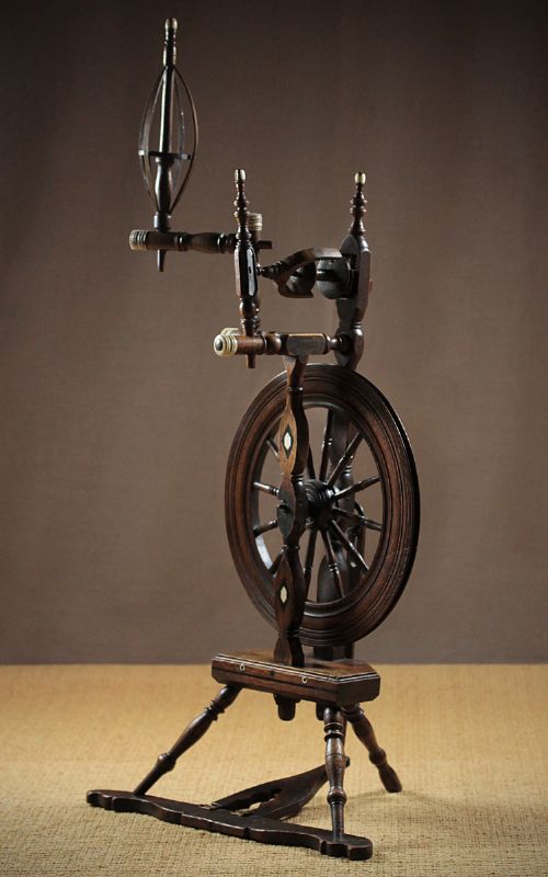 Early 19th.c. Spinning Wheel C.1810.