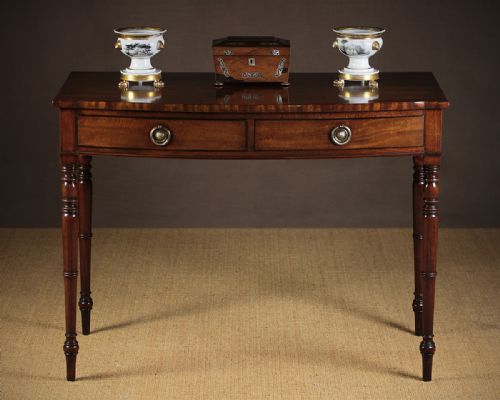 Late Georgian Mahogany Bow Front Side Table C.1810.