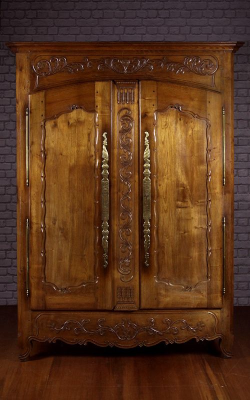 Late 18th.c. French Oak Armoire C.1790.