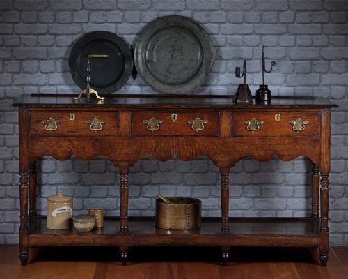 Early 19th.c. Welsh Oak Potboard Dresser Base C.1830.