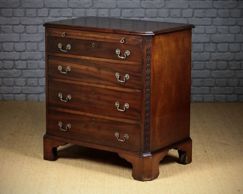Small 19th.c. Bachelor’s Chest C.1890.