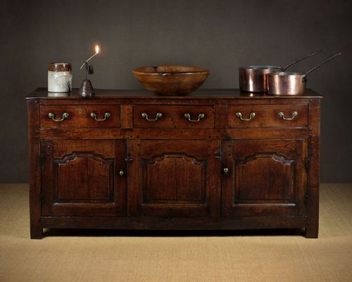 18th.c. Welsh Dresser Base C.1740.