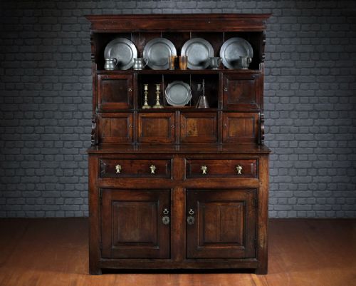 Small Early 18th.c. Welsh Dresser C.1720.