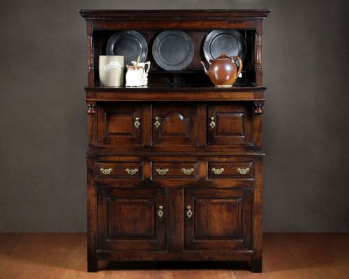 Welsh Oak Cwpwrdd Tridarn C.1740.
