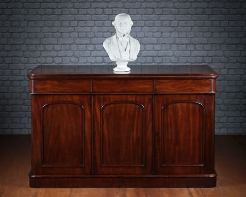 19th.c. Mahogany Chiffonier Sideboard C.1860.