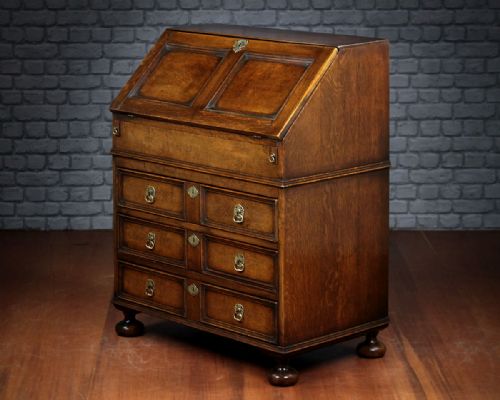 Georgian Style Oak Bureau C.1920.