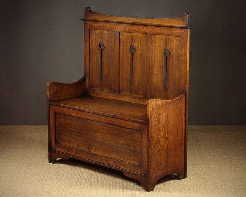 Art & Crafts Box Settle C.1910.