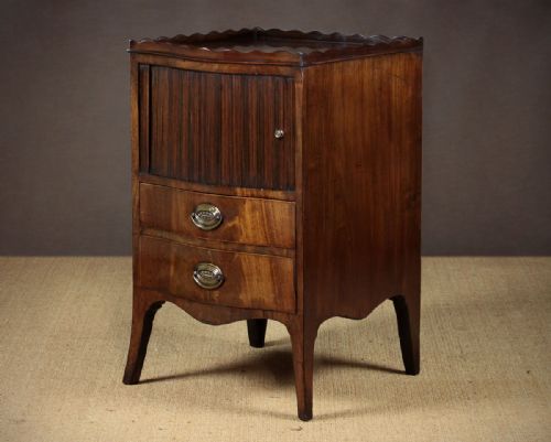 Georgian Mahogany Night Stand C.1790.