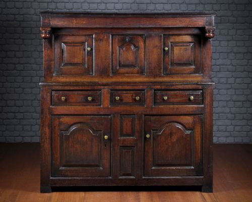North Wales Oak Cwpwrdd Deuddarn or Two Piece Cupboard C.1760.