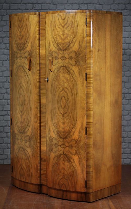 fig 1. Art Deco Walnut Bedroom Suite c.1930.