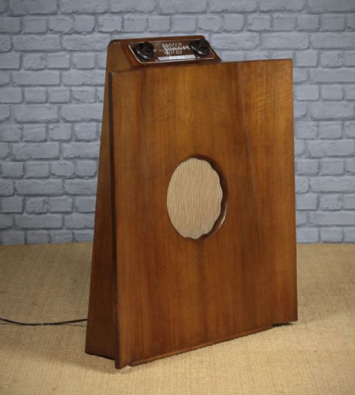 Murphy 146 Radio by Gordon Russell.