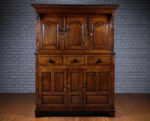 Early 19th.c. Welsh Oak Cwpwrdd Deuddarn or Two Piece Cupboard C.1810.