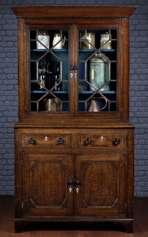 North Wales Oak Cwpwrdd Gwydr or Glazed Cupboard C.1820.