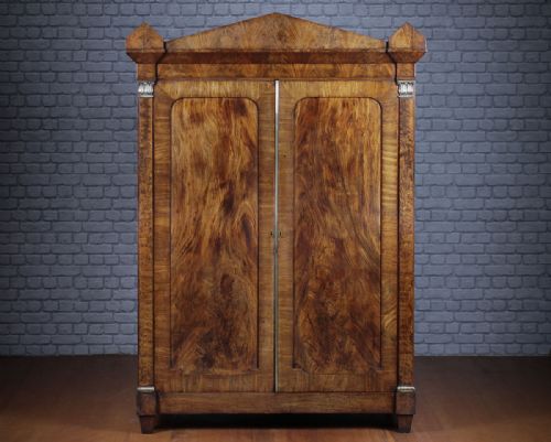 Regency Mahogany Linen Press C.1820.