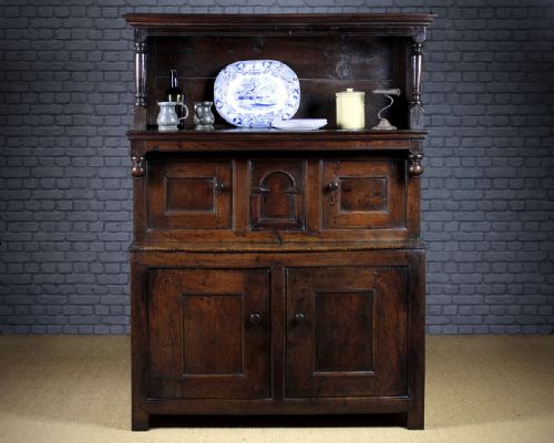 18th.c. Welsh Oak Cwpwrdd Tridarn C.1750