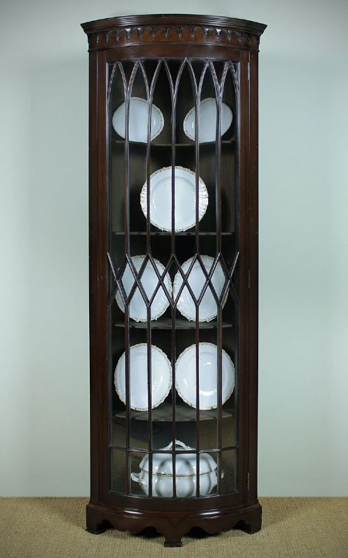 Edwardian Mahogany Corner Display Cabinet C.1910.