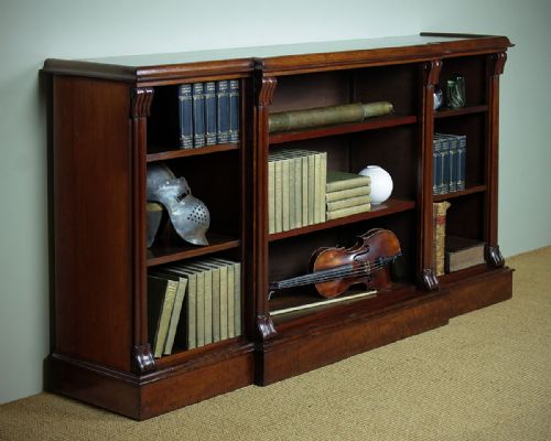 Early 19th.c. Mahogany Breakfront Bookshelf C.1825.