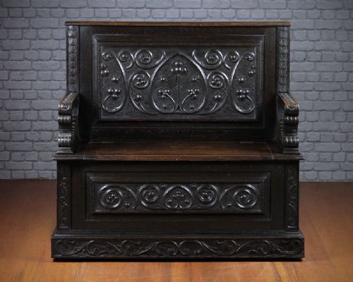 Arts & Crafts Carved Oak Box Settle C.1905.