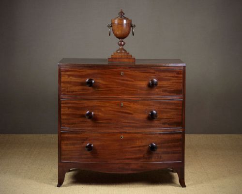 Small Mahogany Bow Front Chest of Drawers C.1820.