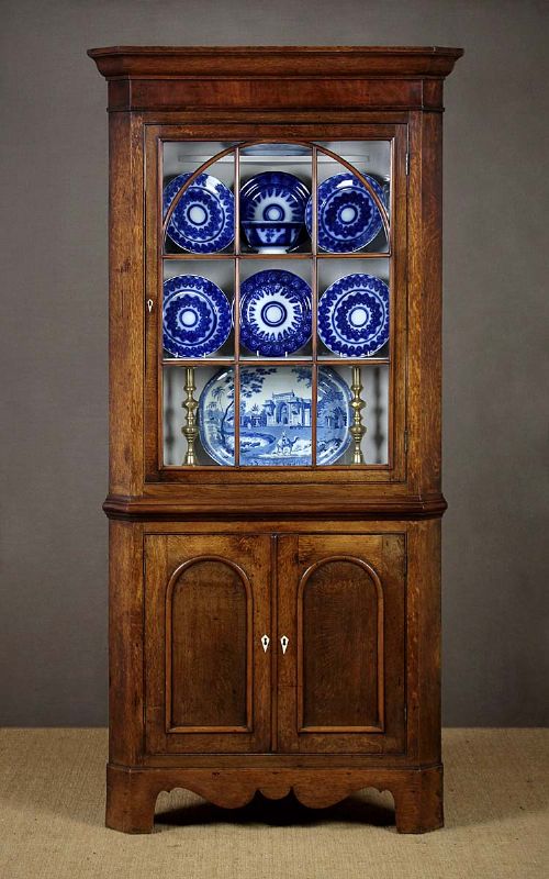 Welsh Oak Corner Cupboard C.1830.