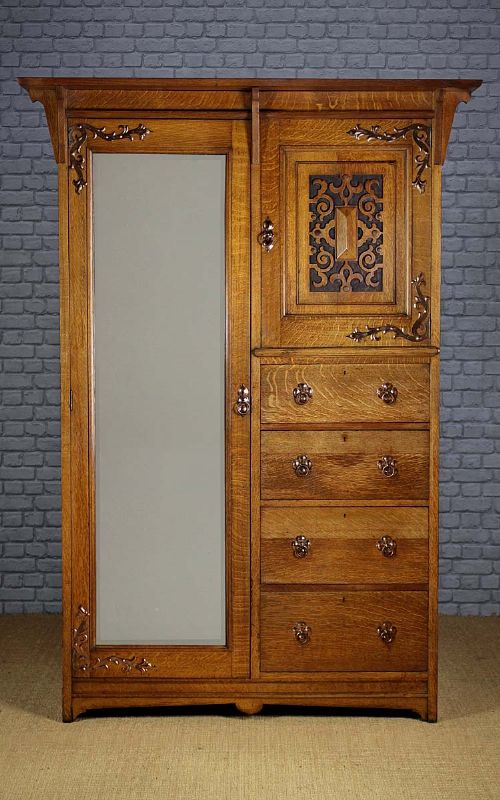 Edwardian Era Arts & Crafts Oak Wardrobe C.1905.