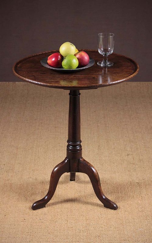Georgian Elm & Oak Tripod Table C.1800.