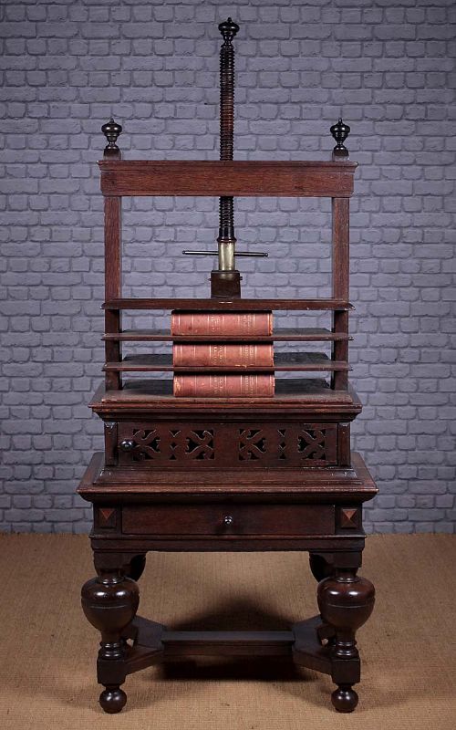 18th.c. Oak Book Press C.1770.