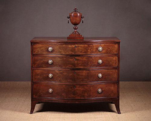 George III Mahogany Serpentine Front Chest of Drawers C.1800.