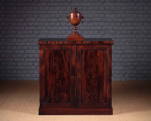 Small Early 19th.c. Mahogany Chiffonier Side Cabinet C.1820