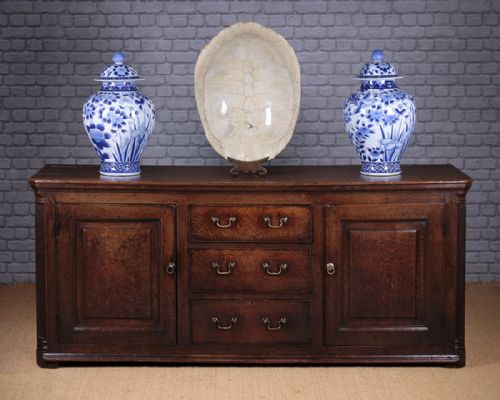 18th.c. Oak Dresser Base C.1780.
