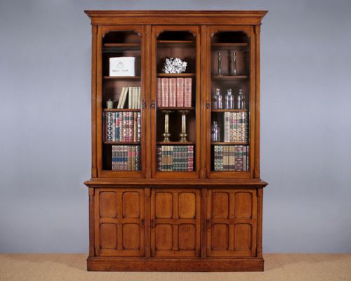 Large Pale Oak Library Bookcase C.1890.