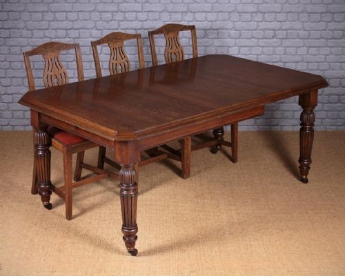 Edwardian Oak Extending Dining Table C.1905.