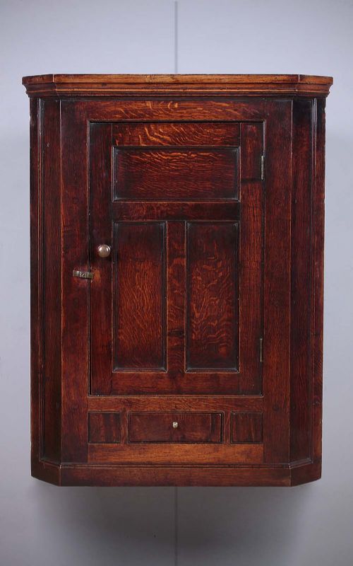19th.c. Welsh Oak Corner Cupboard C.1810