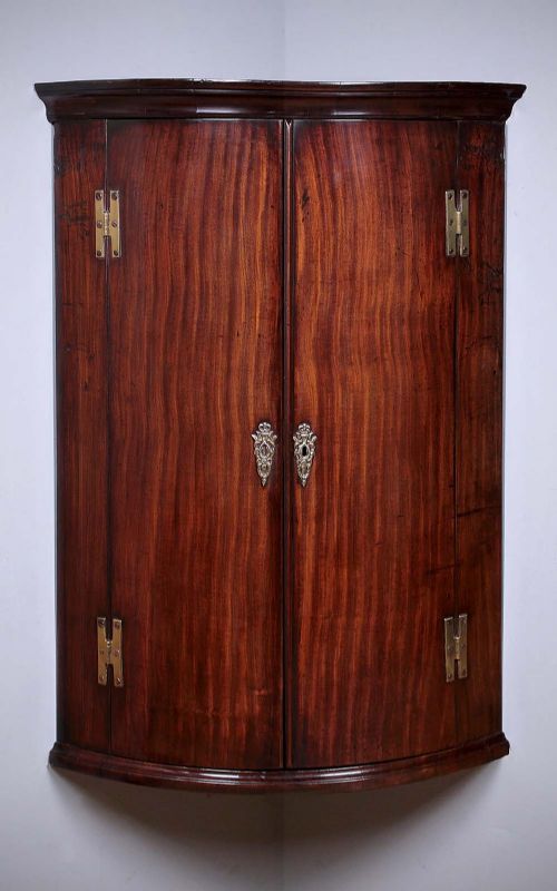 Georgian Bow Front Corner Cupboard C.1810.
