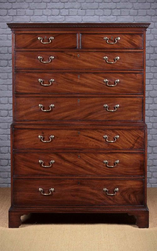 Georgian Mahogany Chest on Chest C.1800.