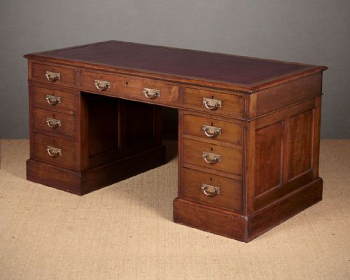 Quality Edwardian Walnut Pedestal Desk C.1910.