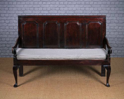 Small Georgian Oak Tavern Settle C.1810.