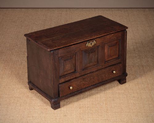 Welsh Oak Coffer Bach C.1760.